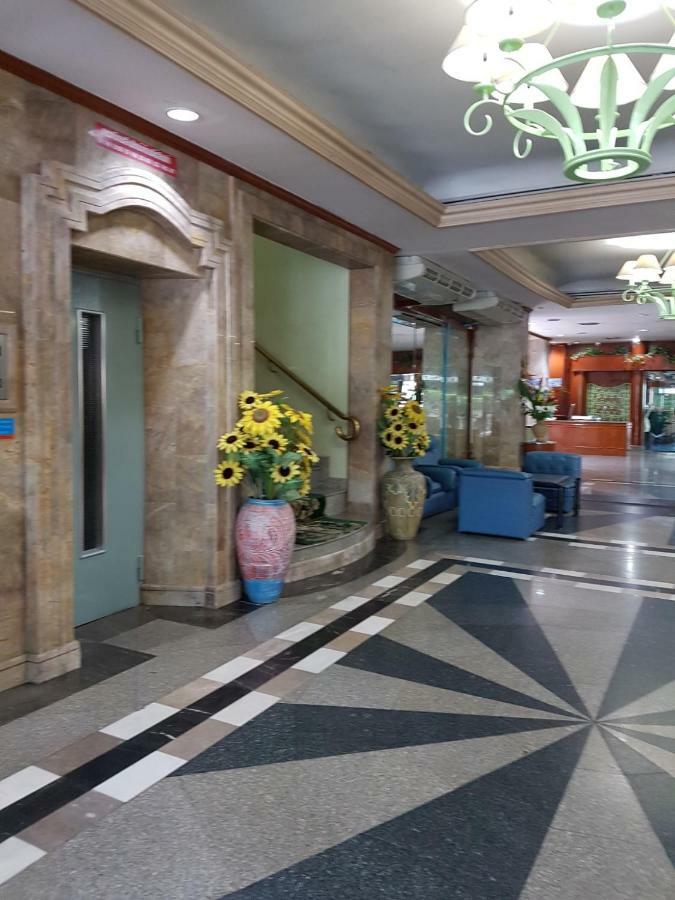 The Park Hotel Sukhumvit 7 Бангкок Экстерьер фото