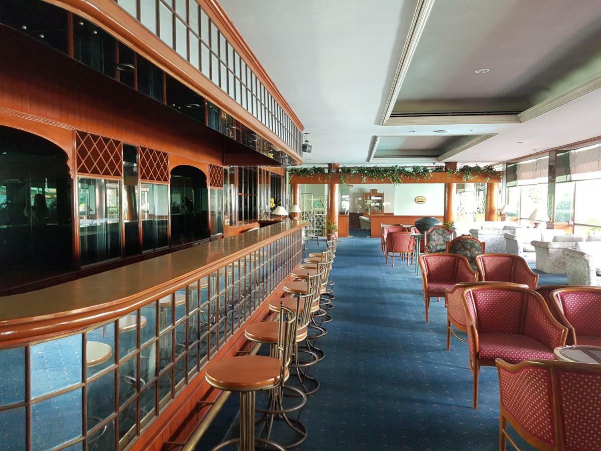 The Park Hotel Sukhumvit 7 Бангкок Экстерьер фото